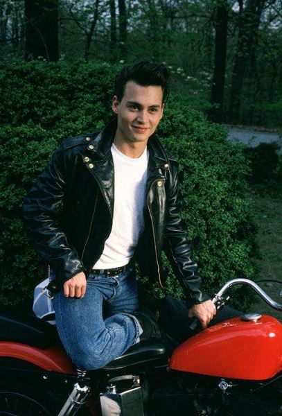 Цифра дня: мотоцикл Джонни Деппа из фильма «Плакса» выставили на аукцион за $250 тысяч