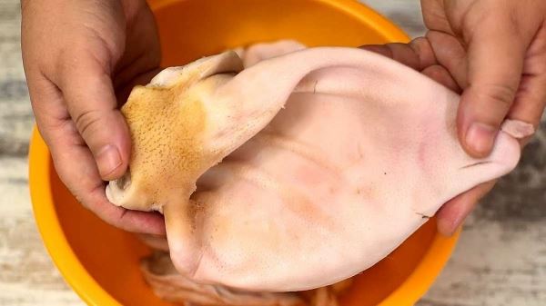 Домашние свиные ушки по-корейски: популярная закуска к пиву