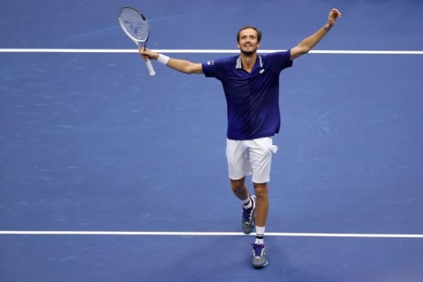 Российский теннисист Даниил Медведев снова стал первой ракеткой мира