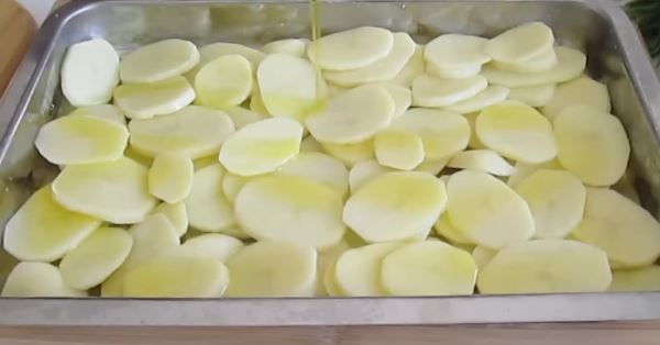Картофельная запеканка со шпинатом: полезный рецепт